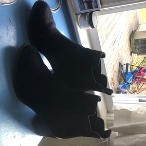 Black Divided heeled ankle boots